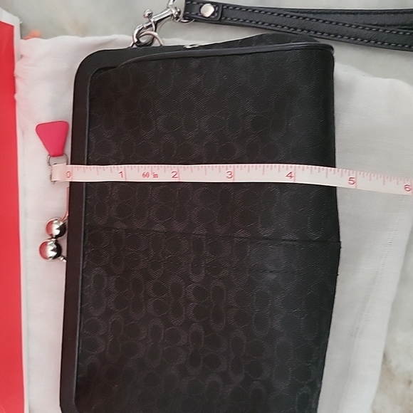 Coach Evening Wristlet - Picture 4 of 9